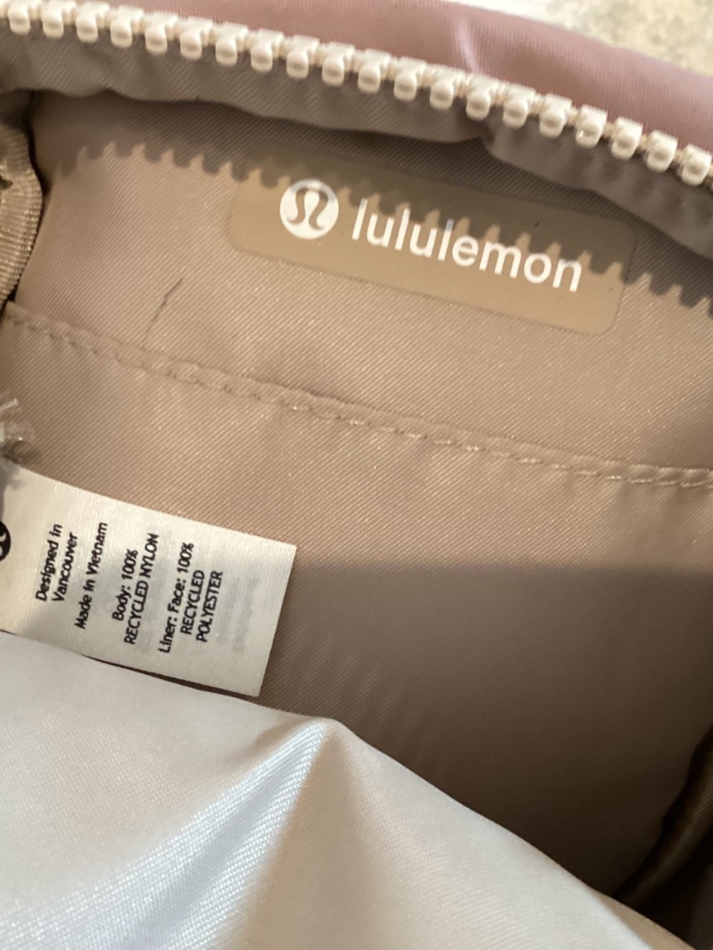 Lululemon crossbody bag. - Picture 4 of 6
